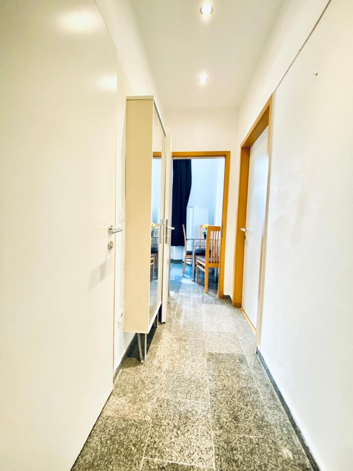 Apartment Elegant 1br By Danube River Premium